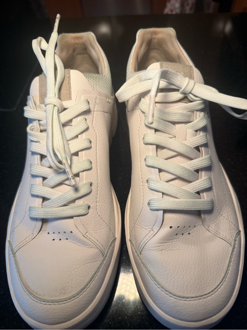 On THE ROGER Centre Court Tennis Sneaker
9M, ICE CHALK